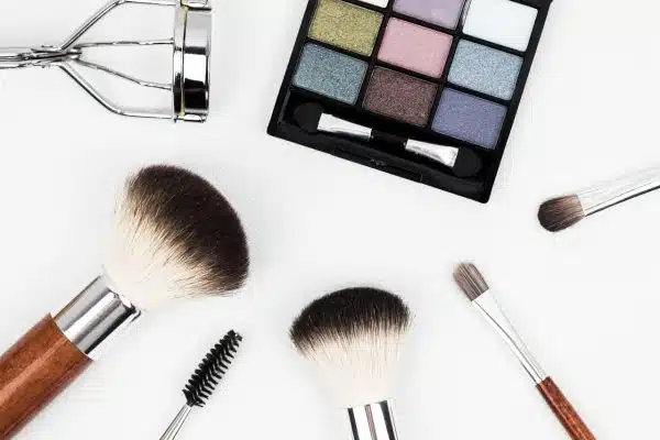 Conseils indispensables pour un maquillage de soirée parfait