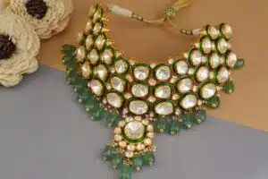 Les astuces pour porter et choisir des bijoux fantaisie de qualité