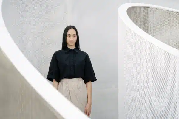 Les clés pour une garde-robe minimaliste et tendance