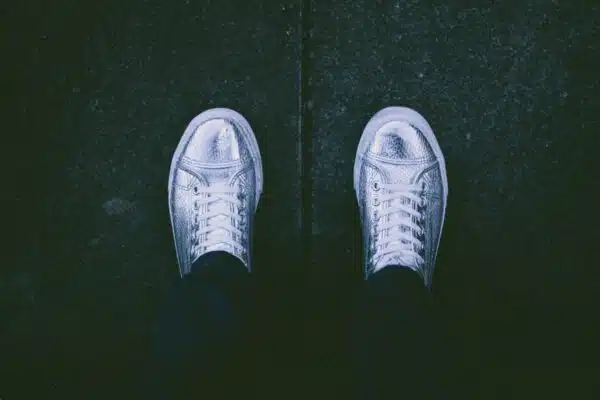 Comment choisir les meilleures baskets argentées pour votre style