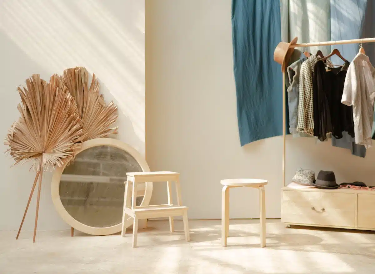 Donnez une nouvelle vie à votre garde-robe avec ces astuces créatives