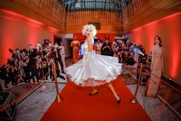 Les looks époustouflants des célébrités sur les tapis rouges