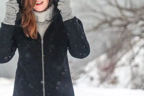 Les tendances en matière de couleurs et motifs pour l’hiver à ne pas manquer