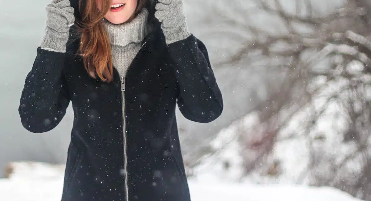 Les tendances en matière de couleurs et motifs pour l’hiver à ne pas manquer