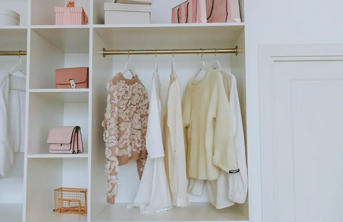 Les essentiels absolus pour une garde-robe complète