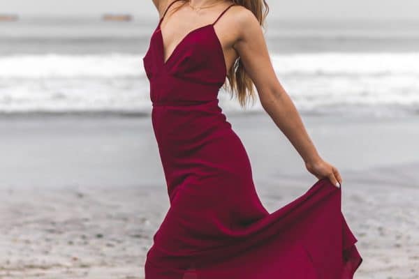 Robes longues moulantes : les meilleurs looks de cet été !