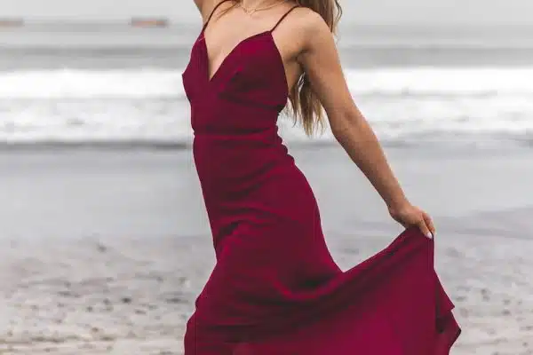 Robes longues moulantes : les meilleurs looks de cet été !