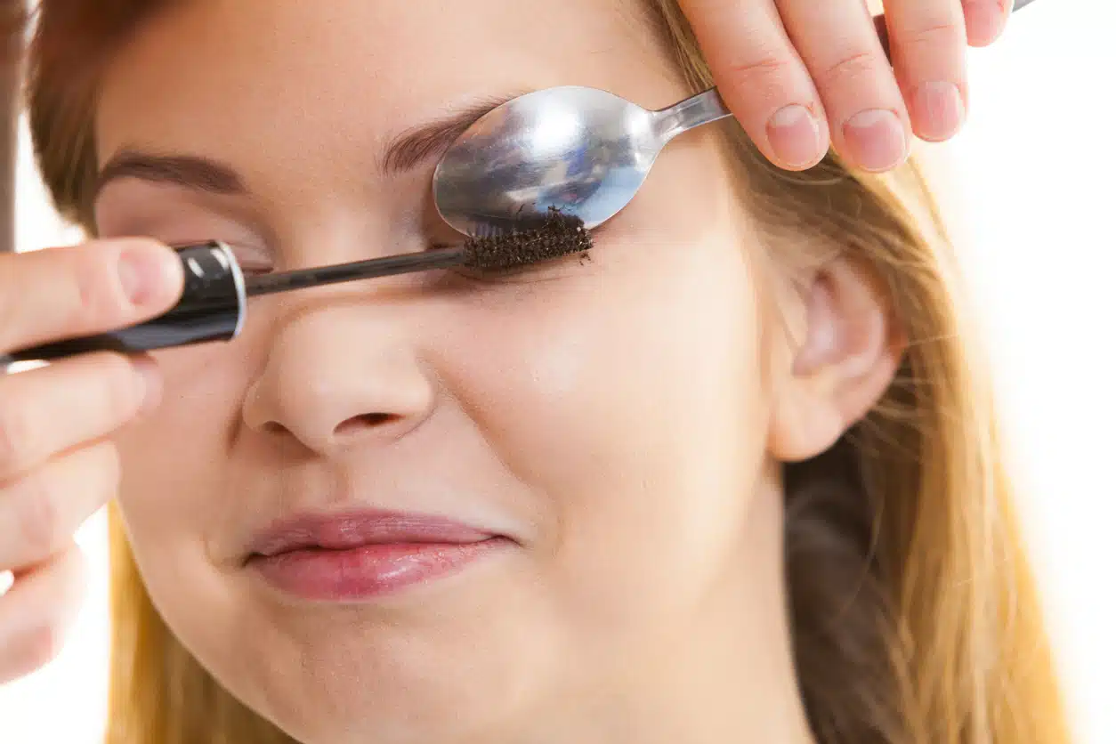 Comment avoir de beaux cils courbes ?